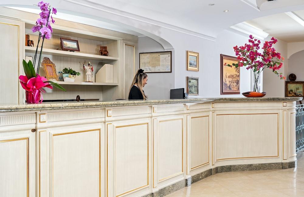 Hotel La Vue D'Or Сорренто Екстер'єр фото