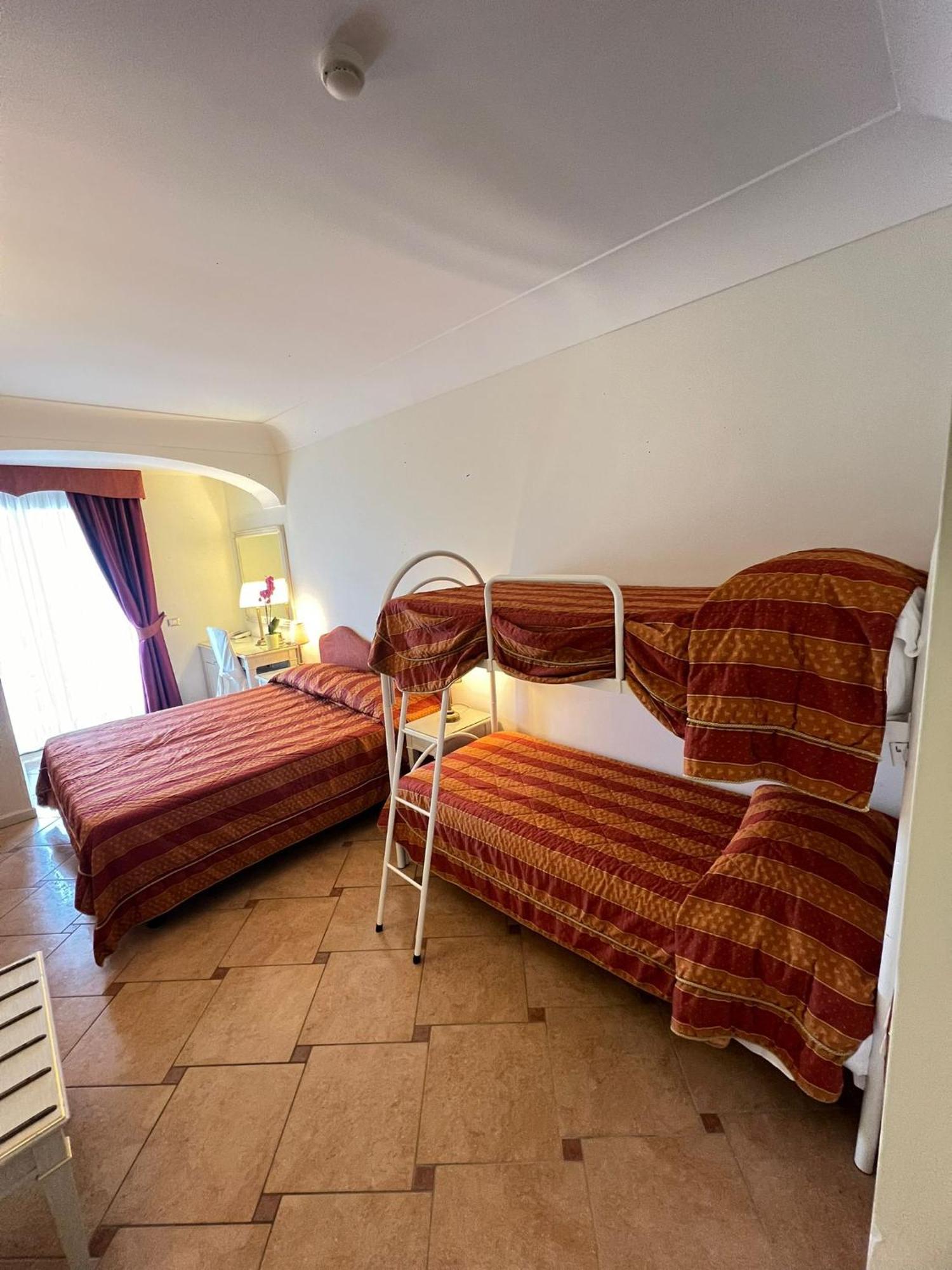 Hotel La Vue D'Or Сорренто Екстер'єр фото