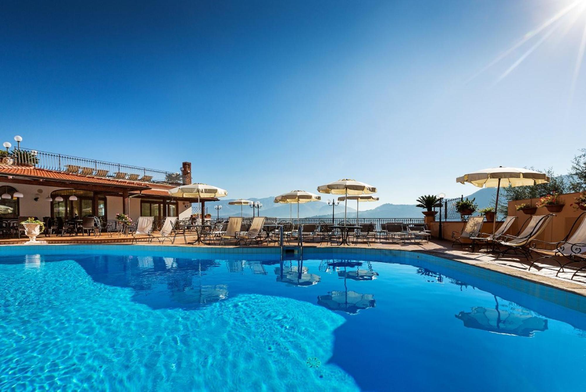 Hotel La Vue D'Or Сорренто Екстер'єр фото
